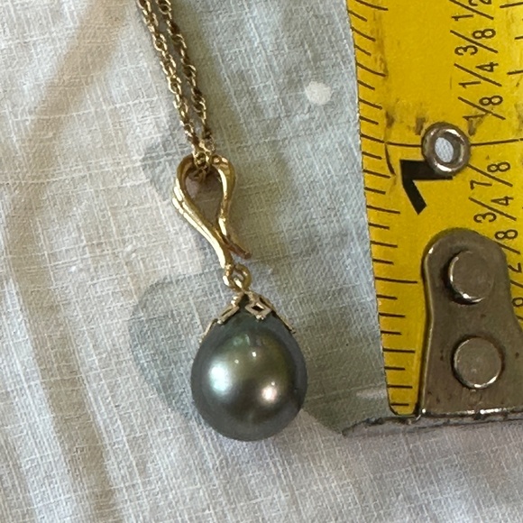 14kt yellow gold 22” necklace and Tahitian black pearl pendant - Picture 4 of 4